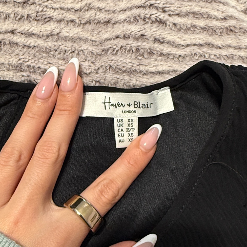 Chic Black Long Sleeve Dress - Picture 3 of 3